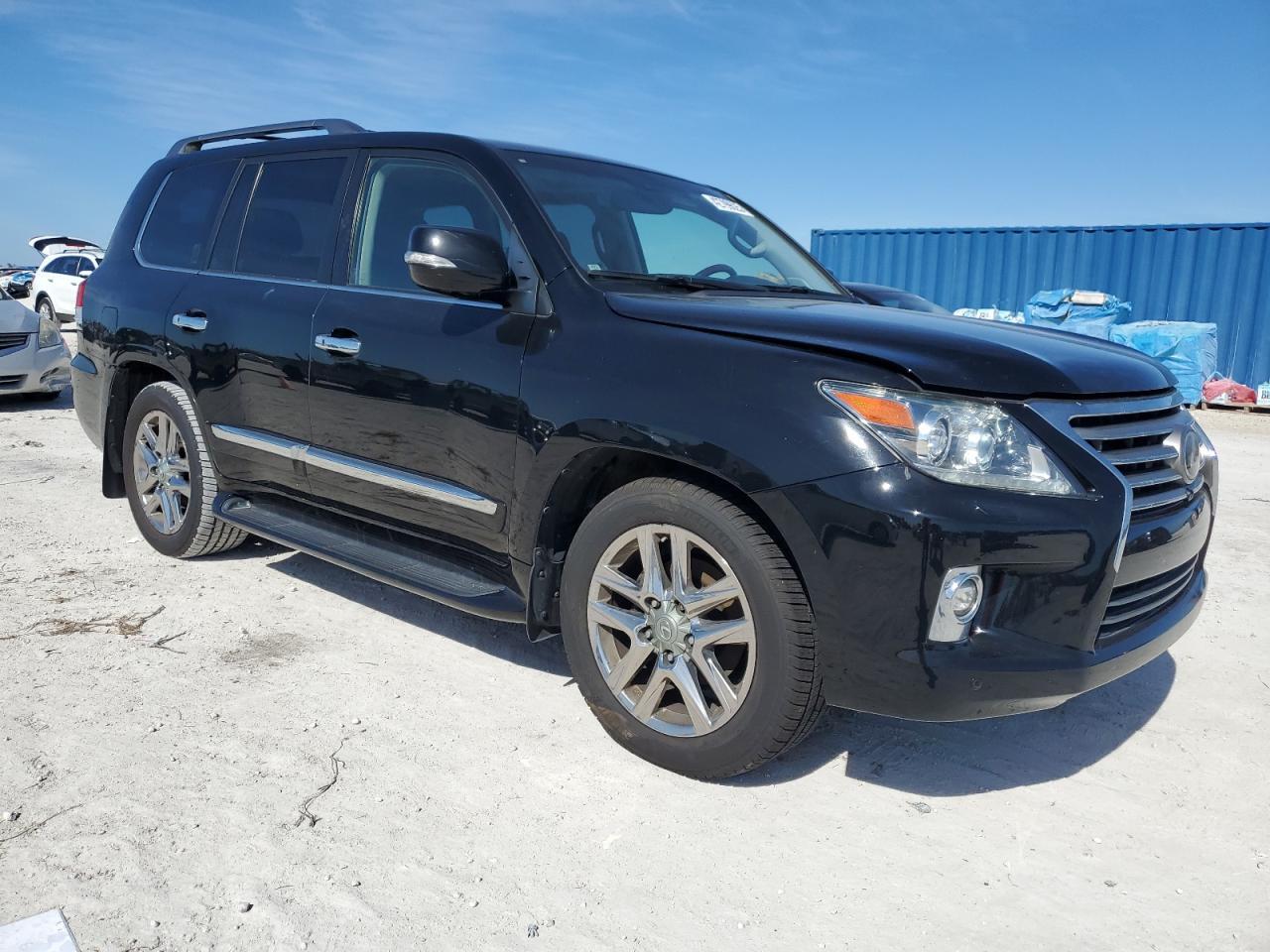 2015 LEXUS LX 570 - Фото 4