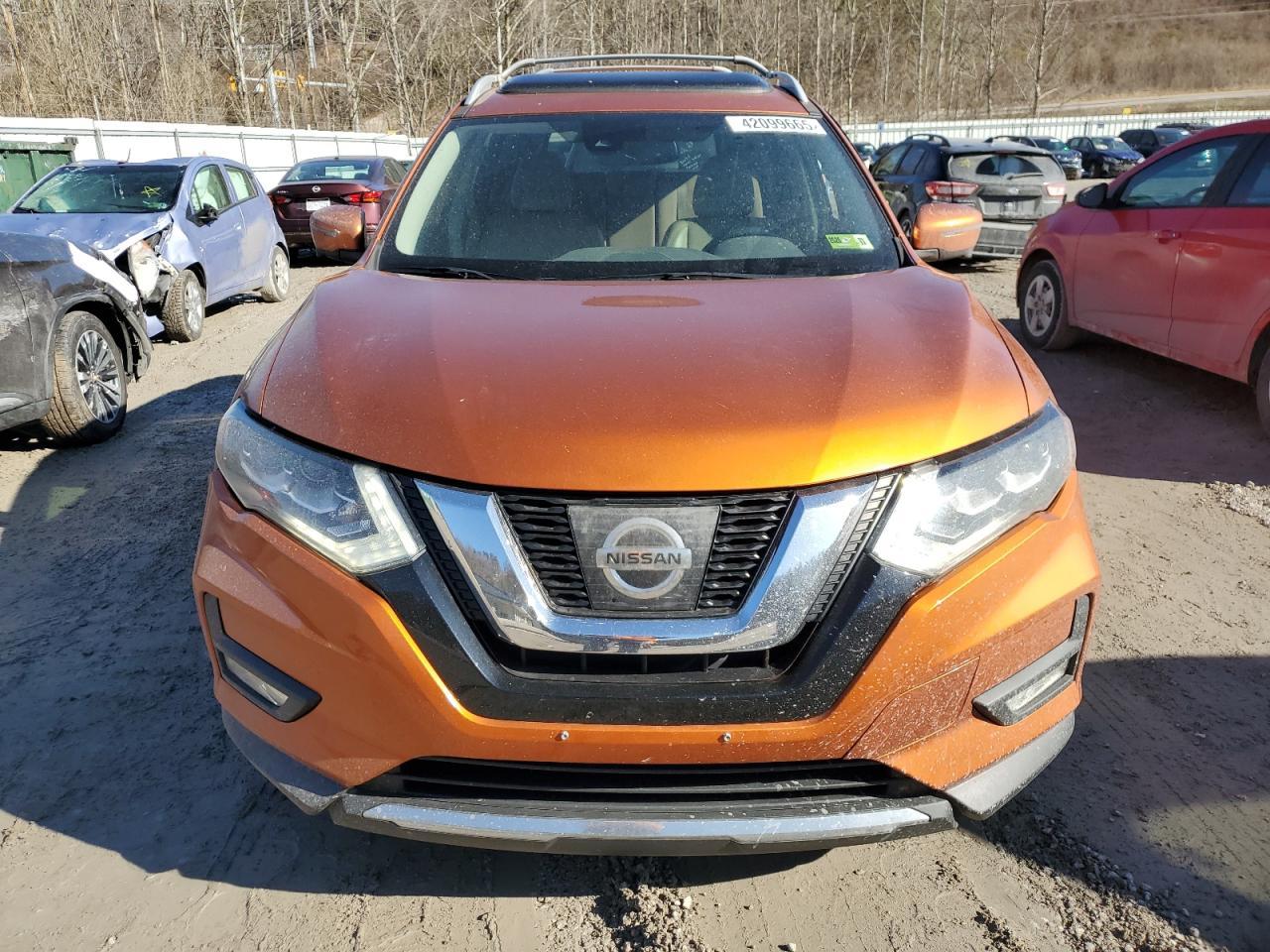2017 NISSAN ROGUE SV - Image 5