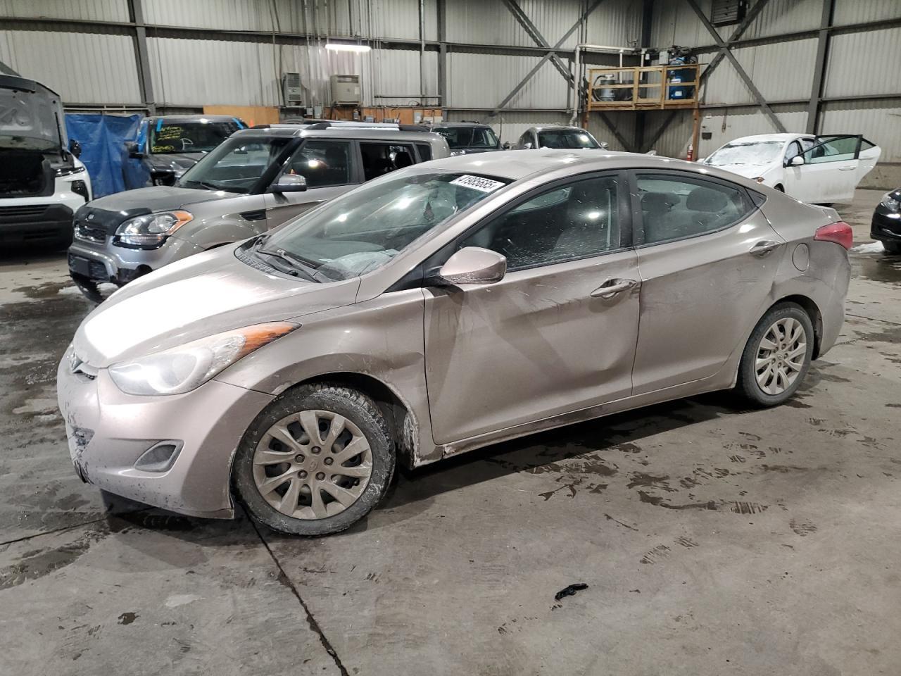 2013 HYUNDAI ELANTRA GL