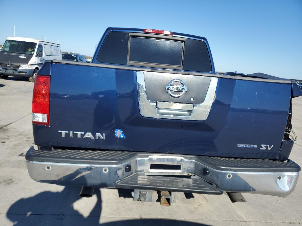 2012 NISSAN TITAN S - Фото 6