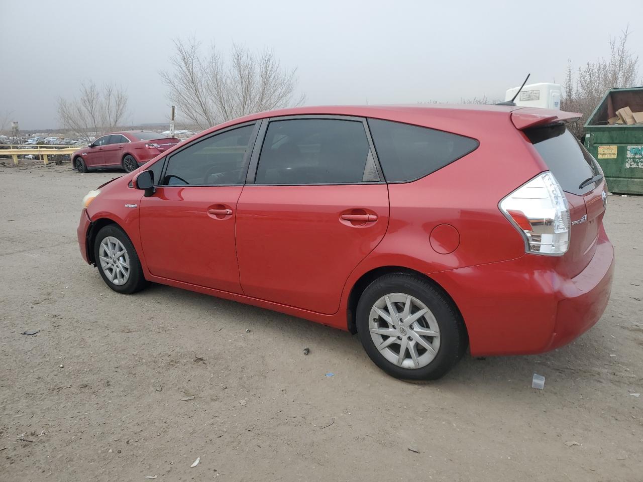 2013 TOYOTA PRIUS V - Фото 2