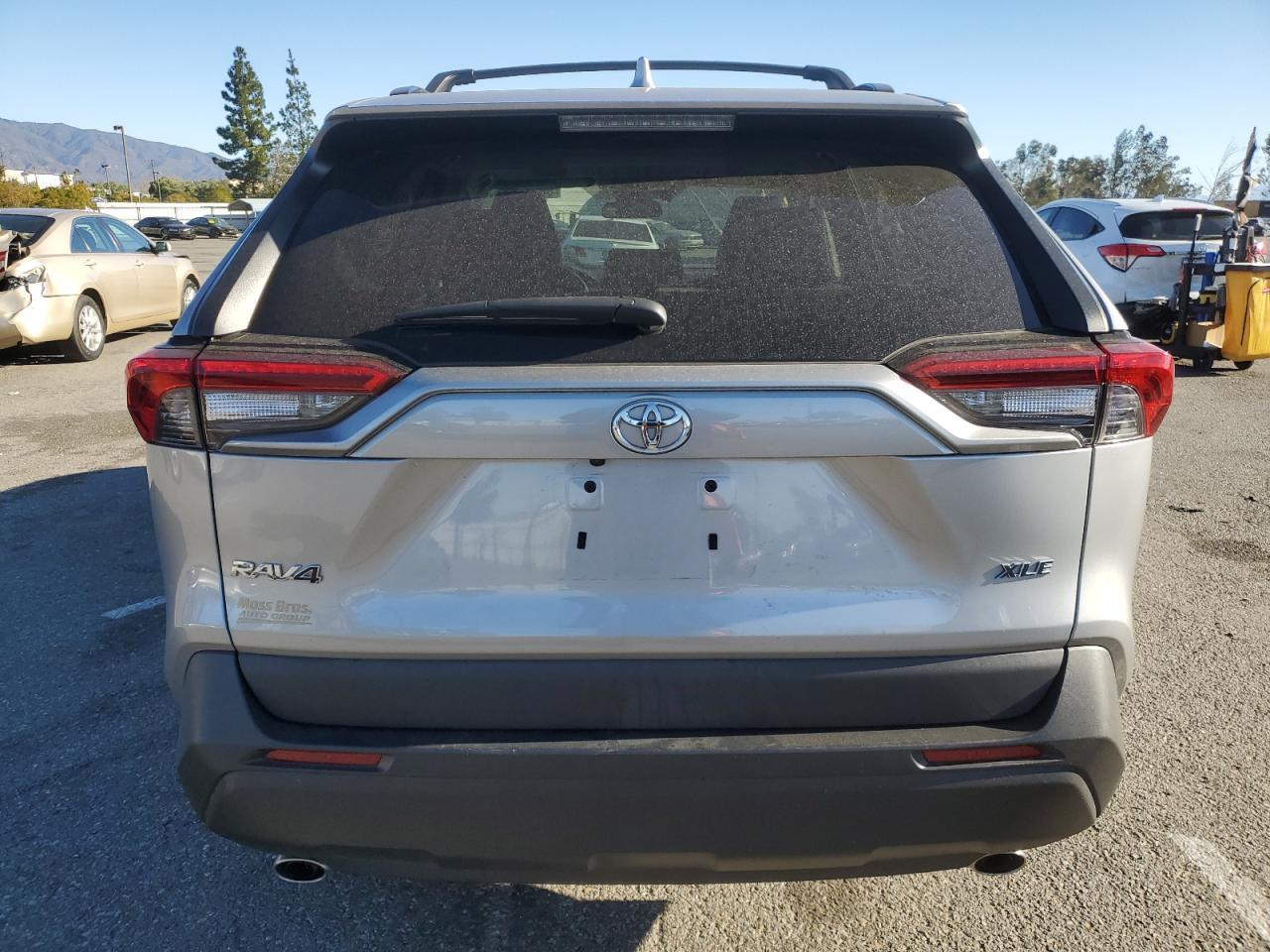 2020 TOYOTA RAV4 XLE P - Image 6
