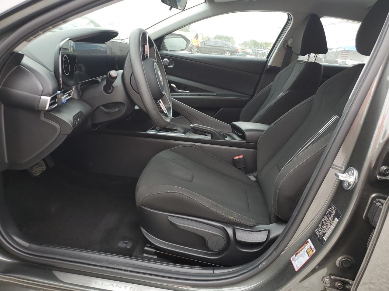 2024 HYUNDAI ELANTRA SE - Фото 7