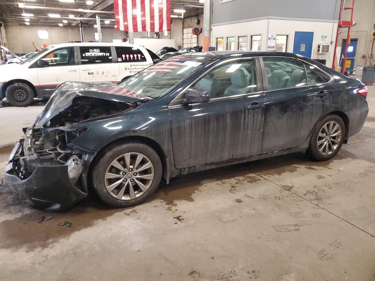 2016 TOYOTA CAMRY LE