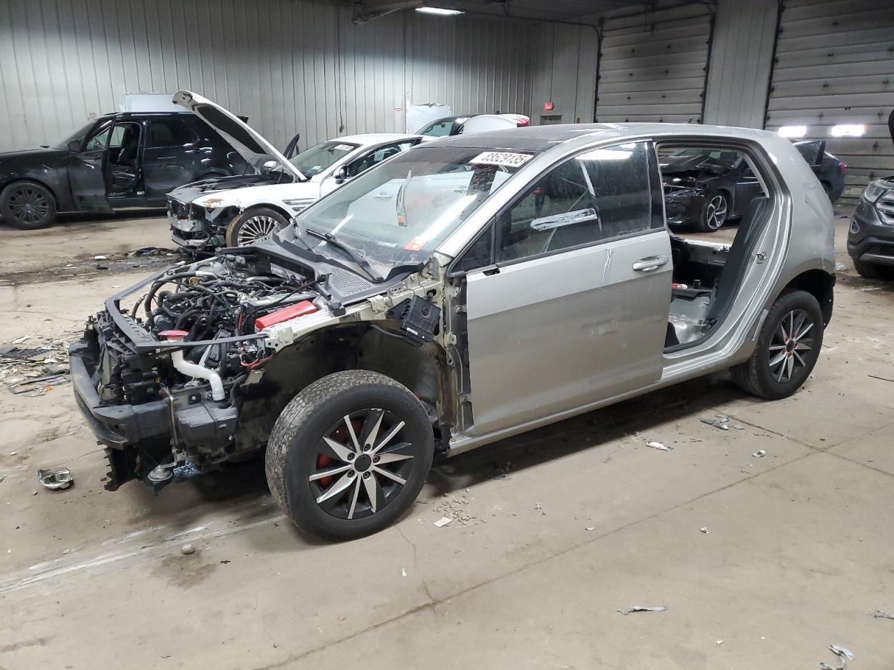 2015 VOLKSWAGEN GOLF