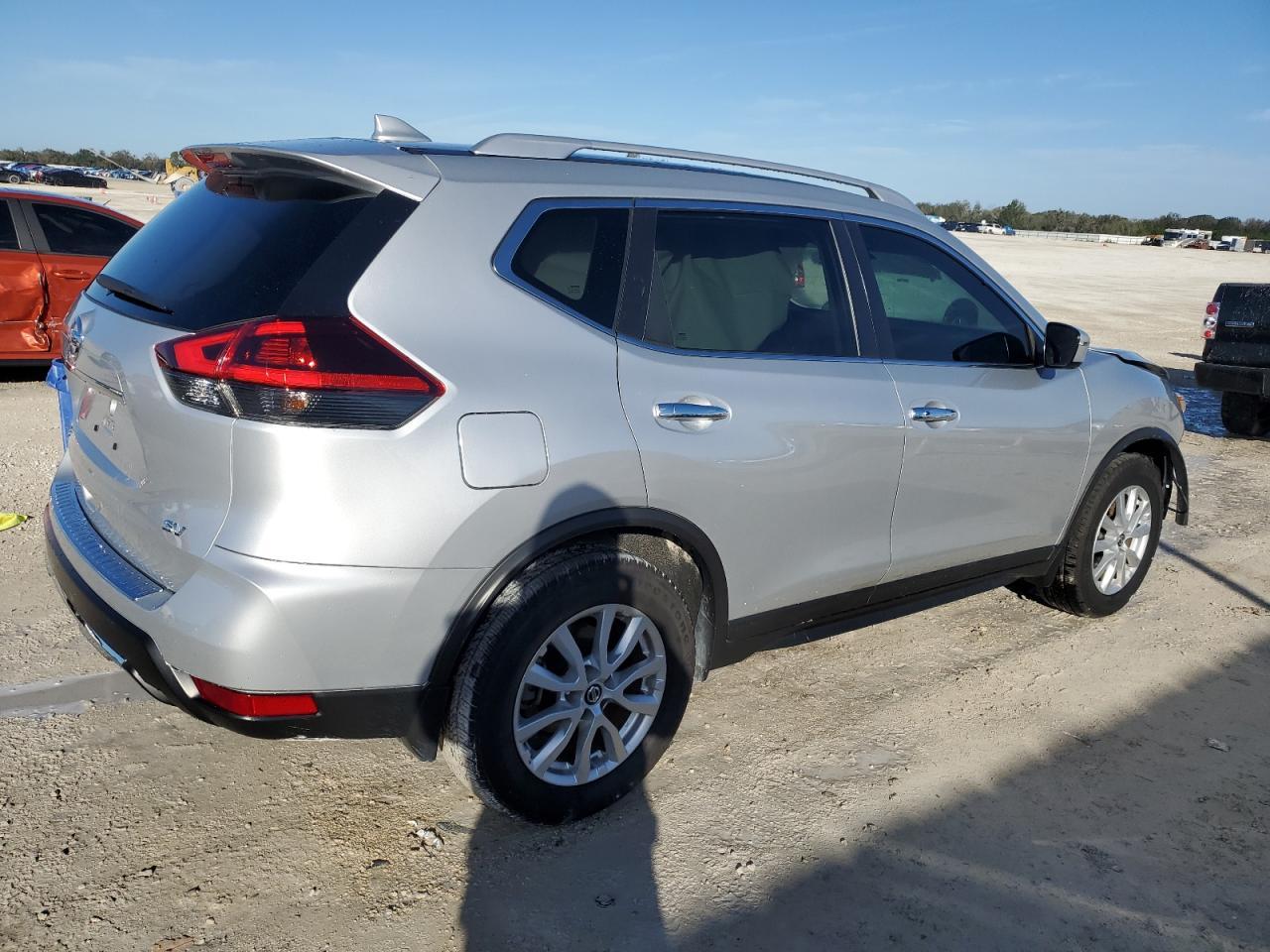 2018 NISSAN ROGUE S - Фото 3