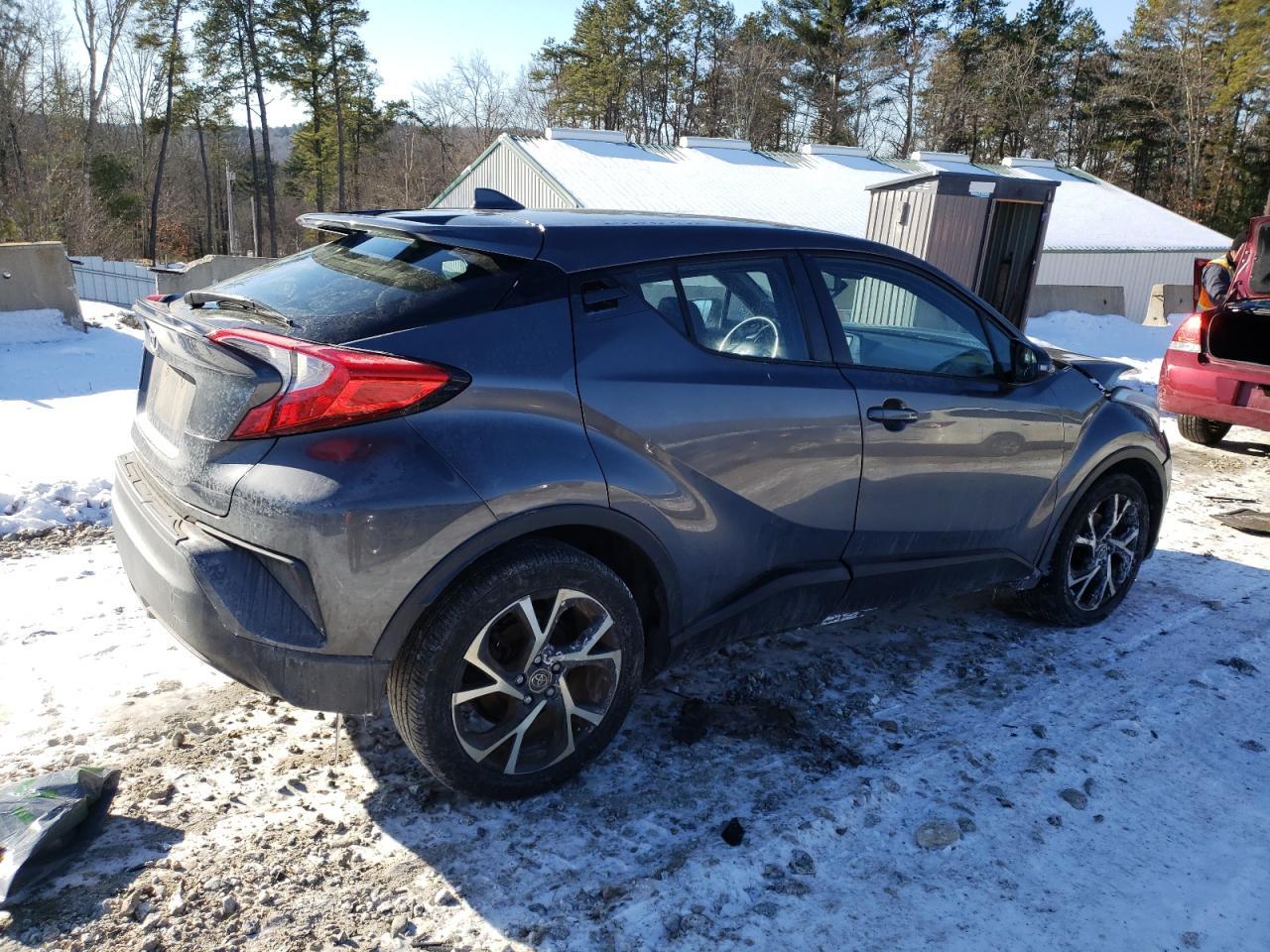 2018 TOYOTA C-HR XLE - Фото 3
