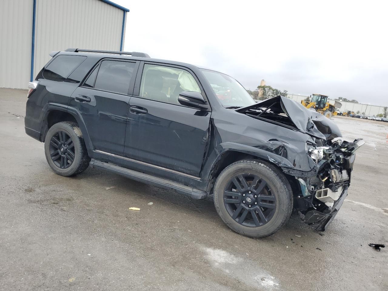 2019 TOYOTA 4RUNNER SR - Image 4
