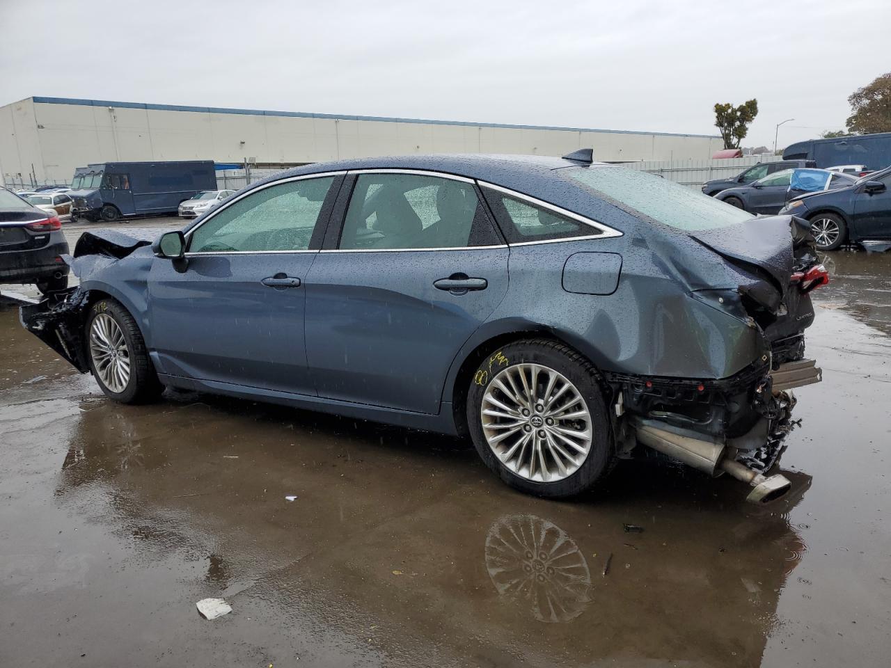 2019 TOYOTA AVALON XLE - Image 2