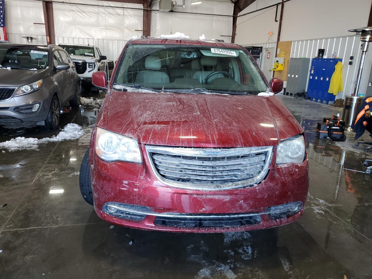 2014 CHRYSLER TOWN & COU - Image 5
