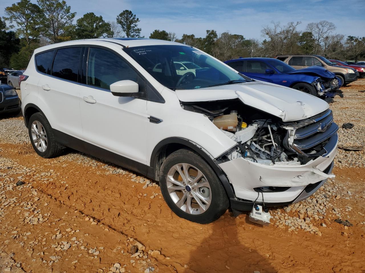 2017 FORD ESCAPE SE - Image 4