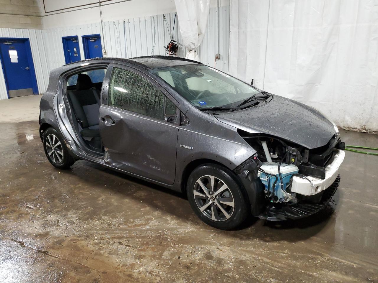 2019 TOYOTA PRIUS C - Фото 4