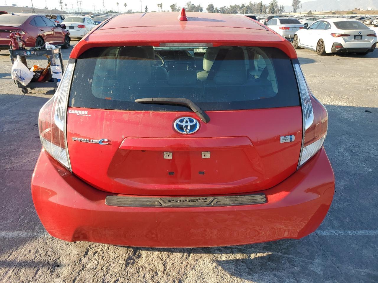 2016 TOYOTA PRIUS C - Image 6