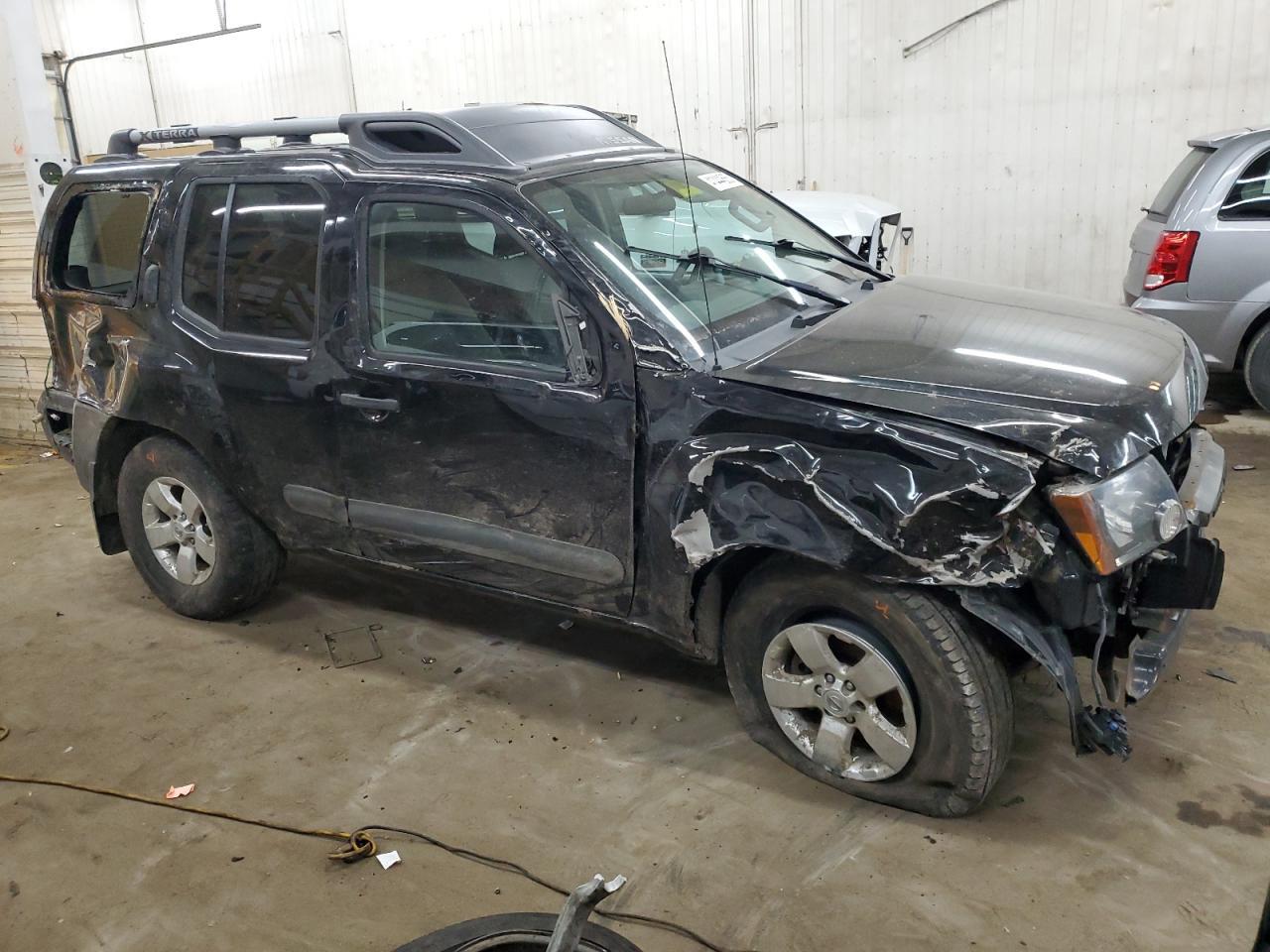 2013 NISSAN XTERRA X - Image 4