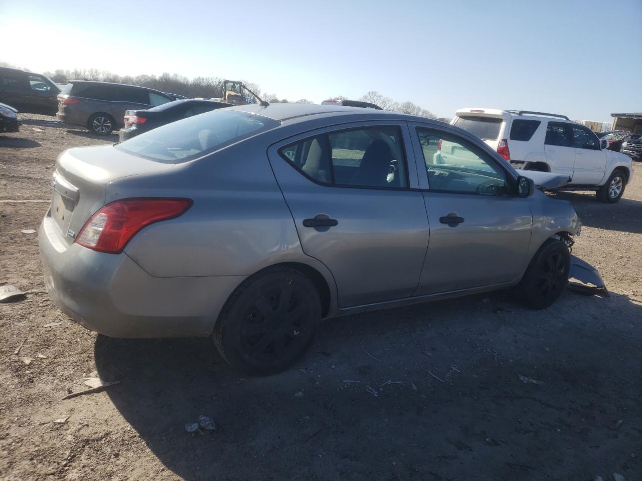 2014 NISSAN VERSA S - Фото 3