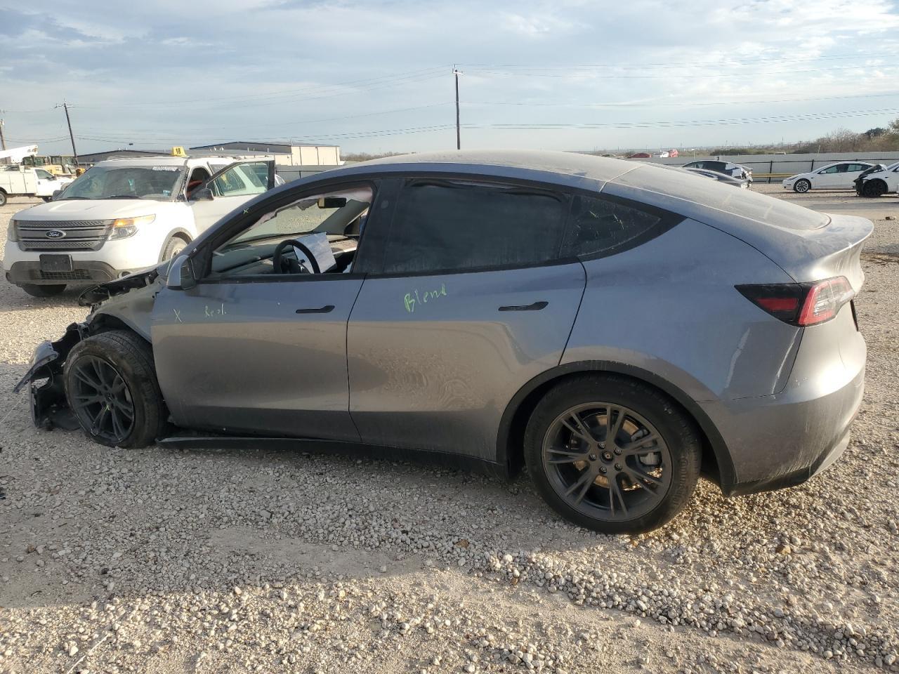 2024 TESLA MODEL Y - Image 2