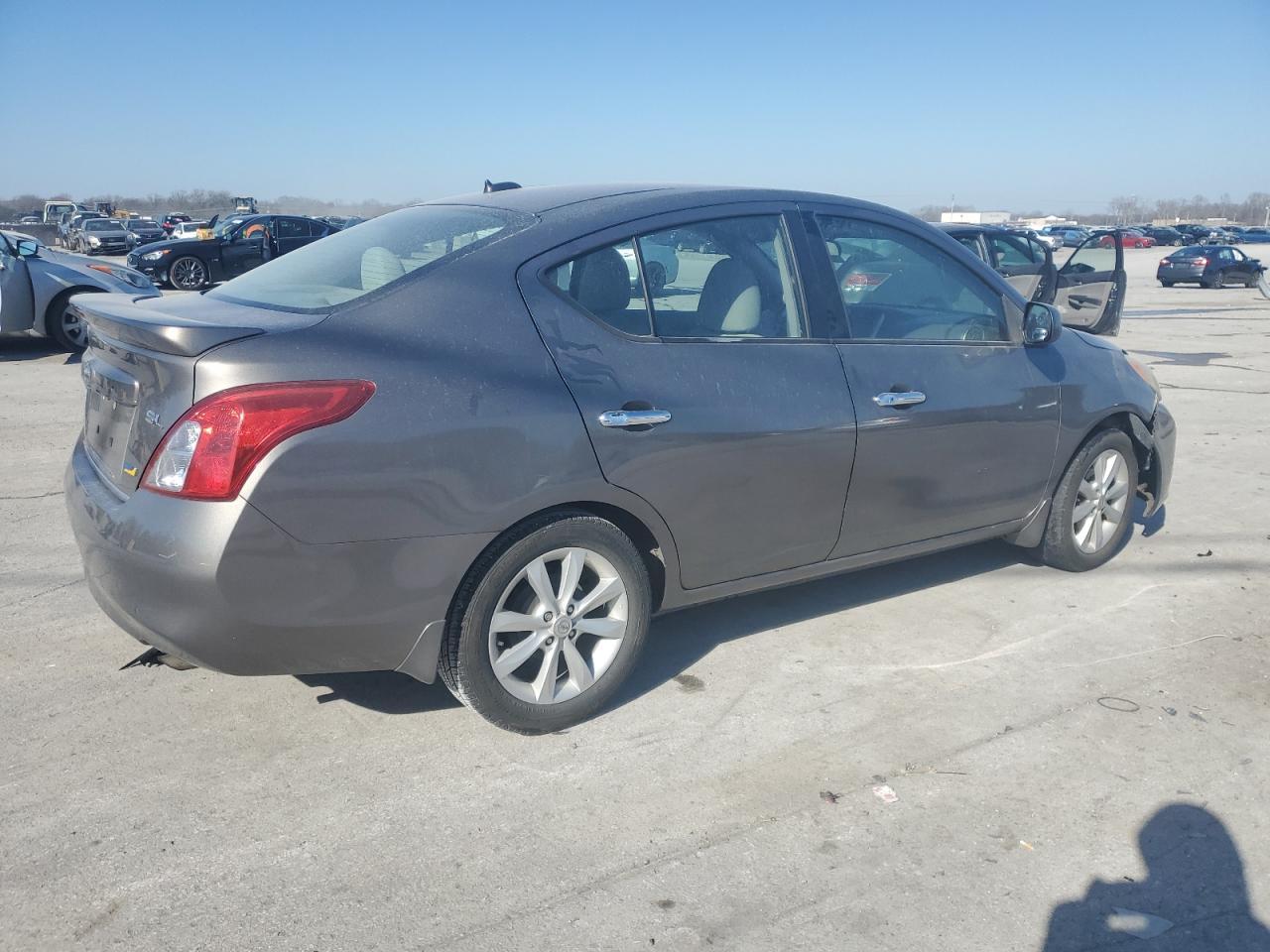 2014 NISSAN VERSA S - Фото 3