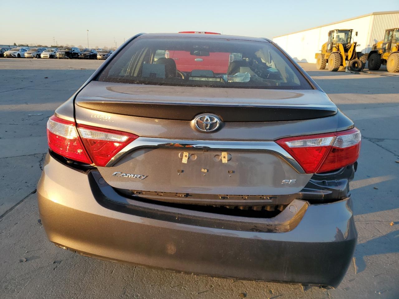 2017 TOYOTA CAMRY LE - Фото 6