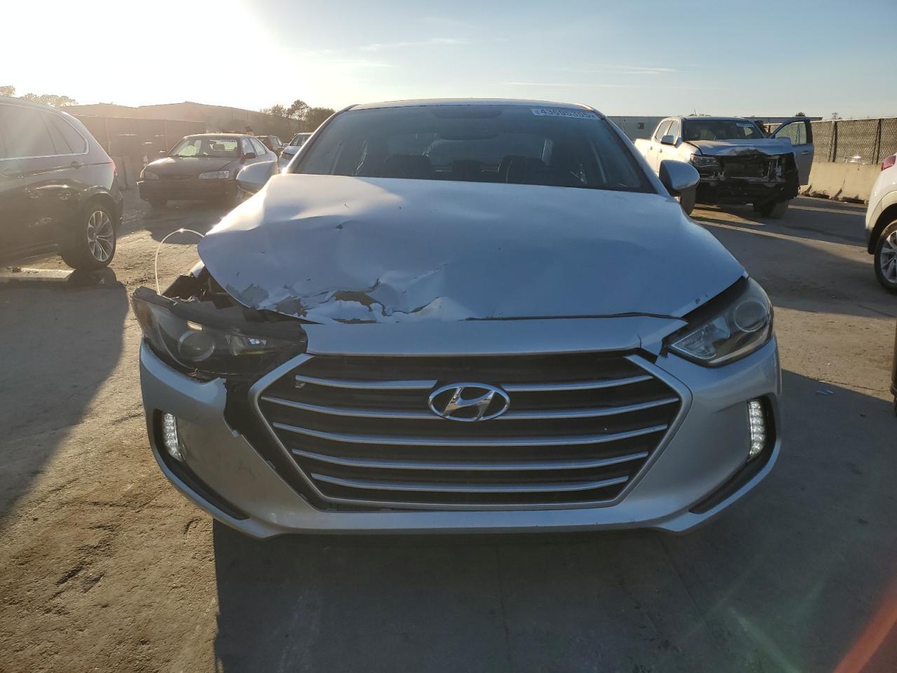 2018 HYUNDAI ELANTRA SE - Фото 5