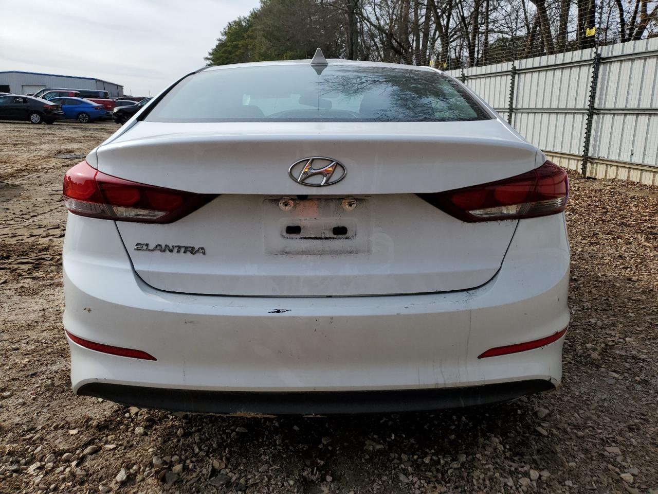 2018 HYUNDAI ELANTRA SE - Image 6