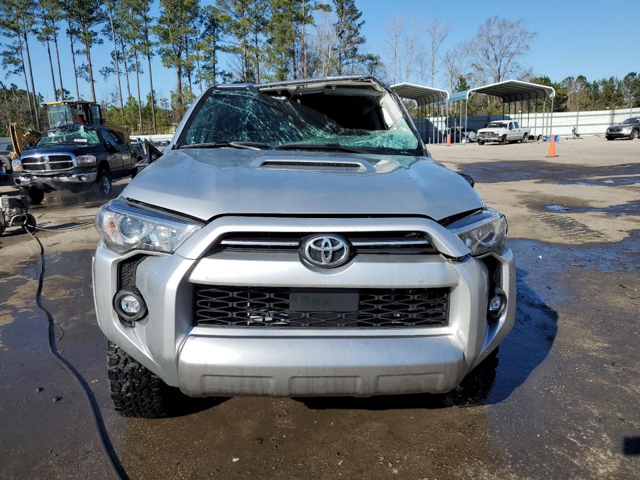2022 TOYOTA 4RUNNER SR - Image 5