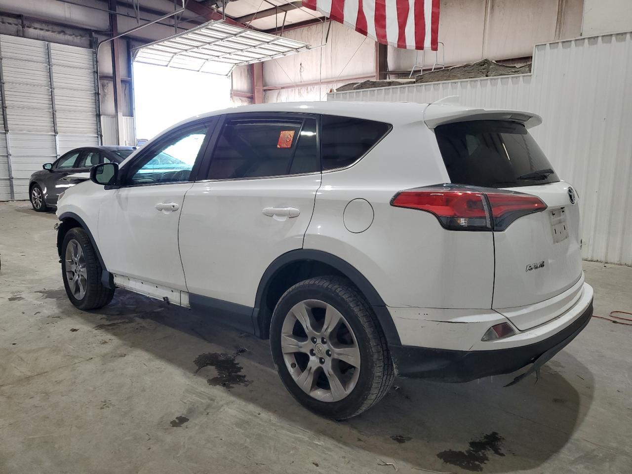 2018 TOYOTA RAV4 LE - Image 2