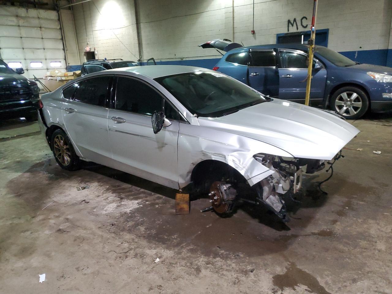 2017 FORD FUSION SE - Фото 4