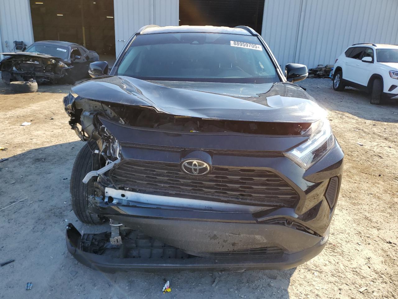 2022 TOYOTA RAV4 XLE - Фото 5