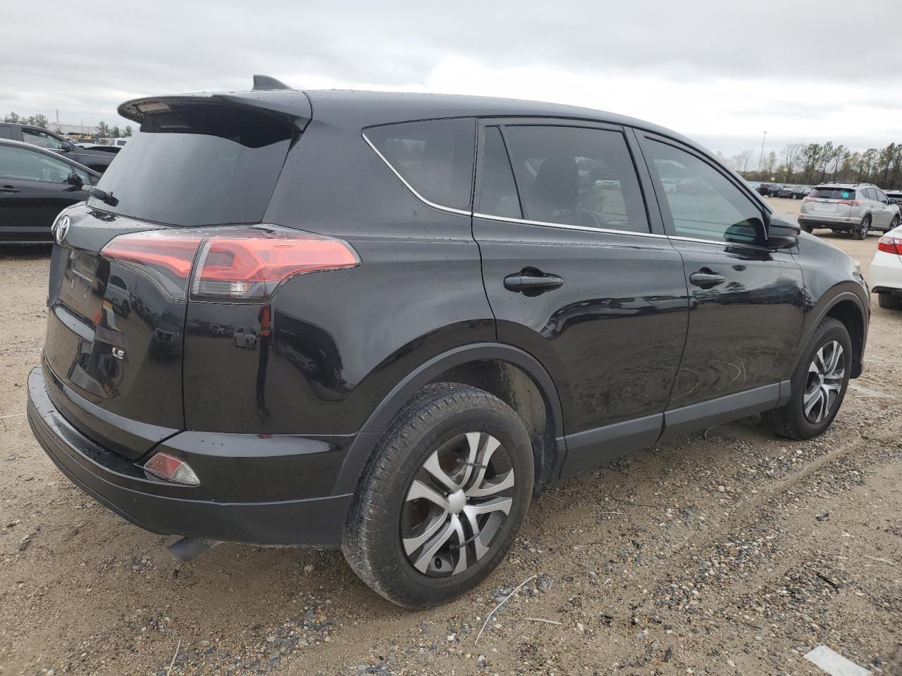 2018 TOYOTA RAV4 LE - Image 3