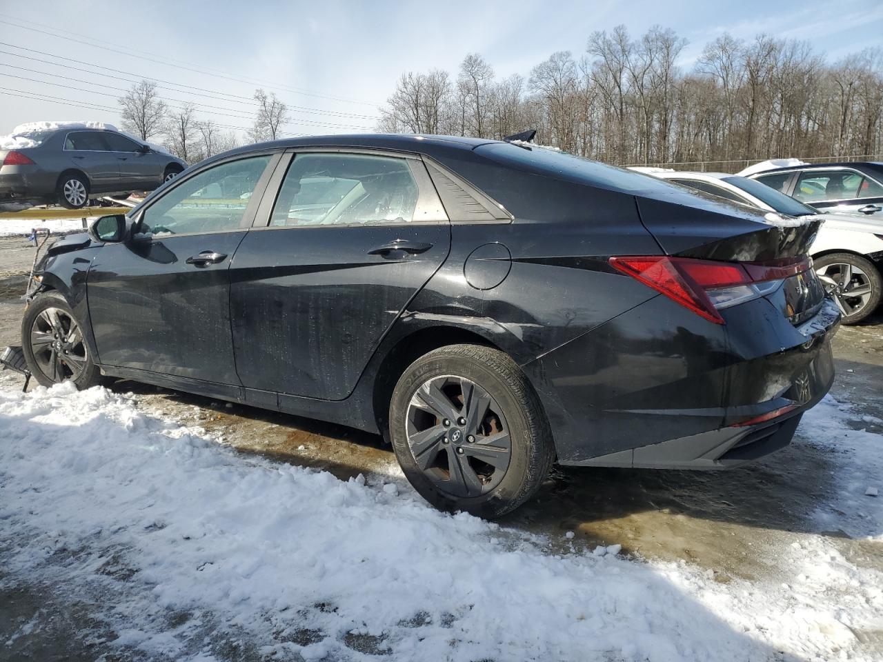 2022 HYUNDAI ELANTRA SE - Image 2