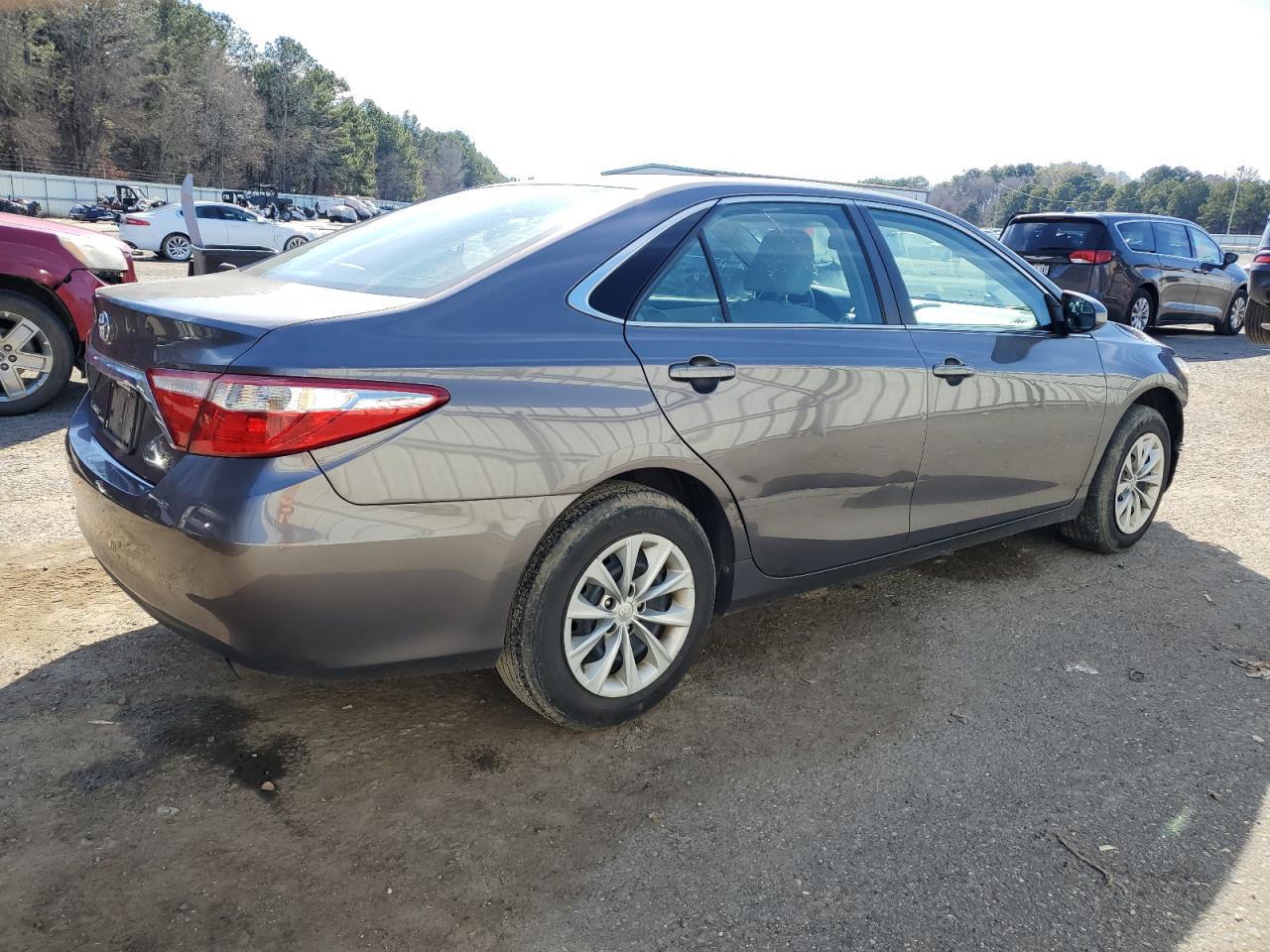 2016 TOYOTA CAMRY LE - Image 3