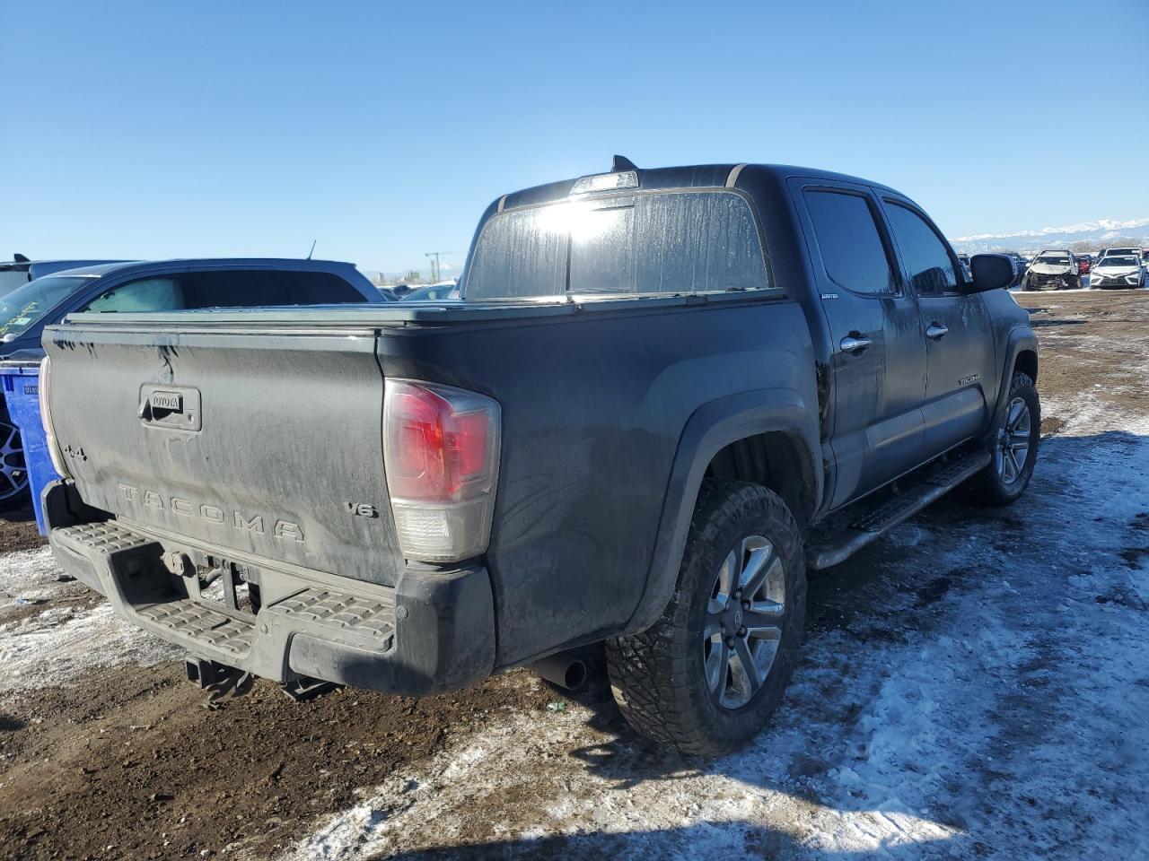 2017 TOYOTA TACOMA DOU - Фото 3