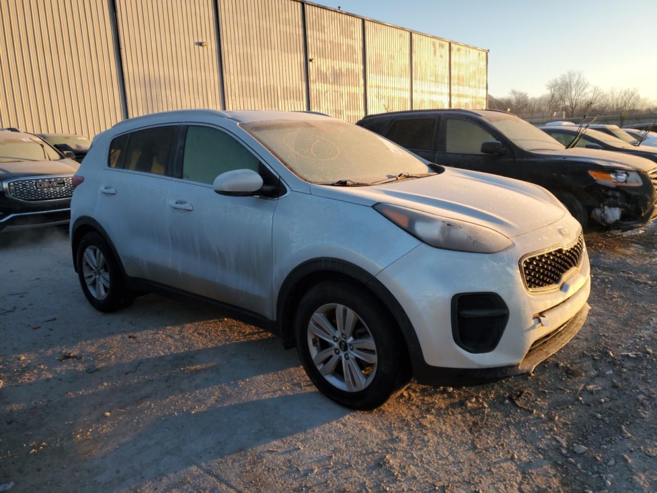 2017 KIA SPORTAGE L - Image 4