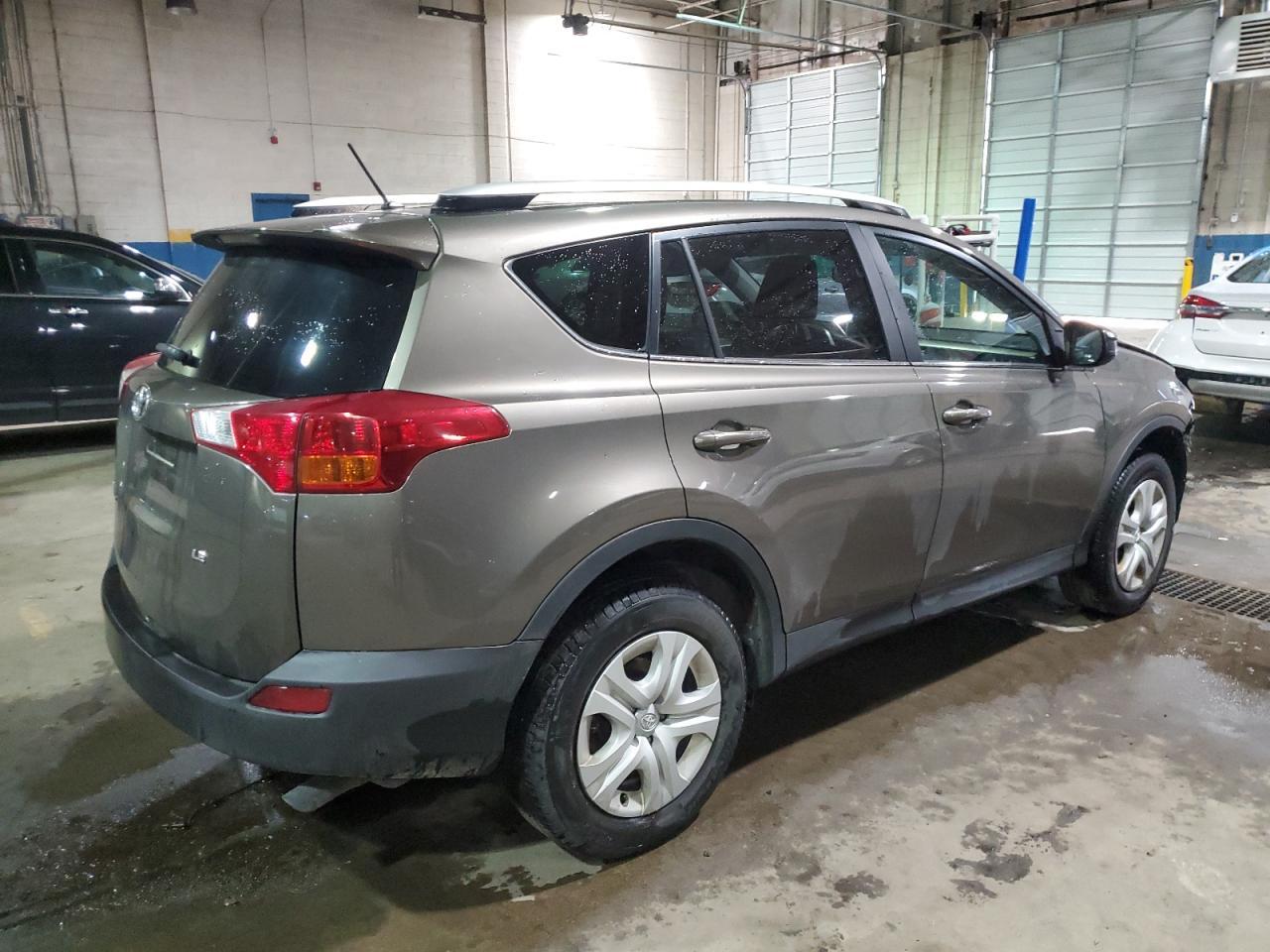2014 TOYOTA RAV4 LE - Фото 3