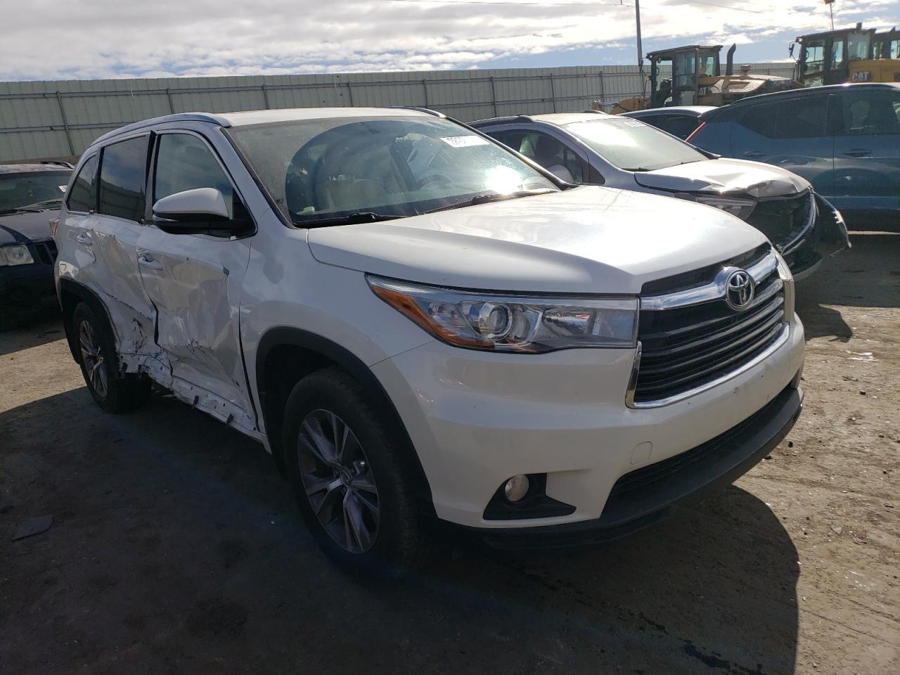 2015 TOYOTA HIGHLANDER - Image 4