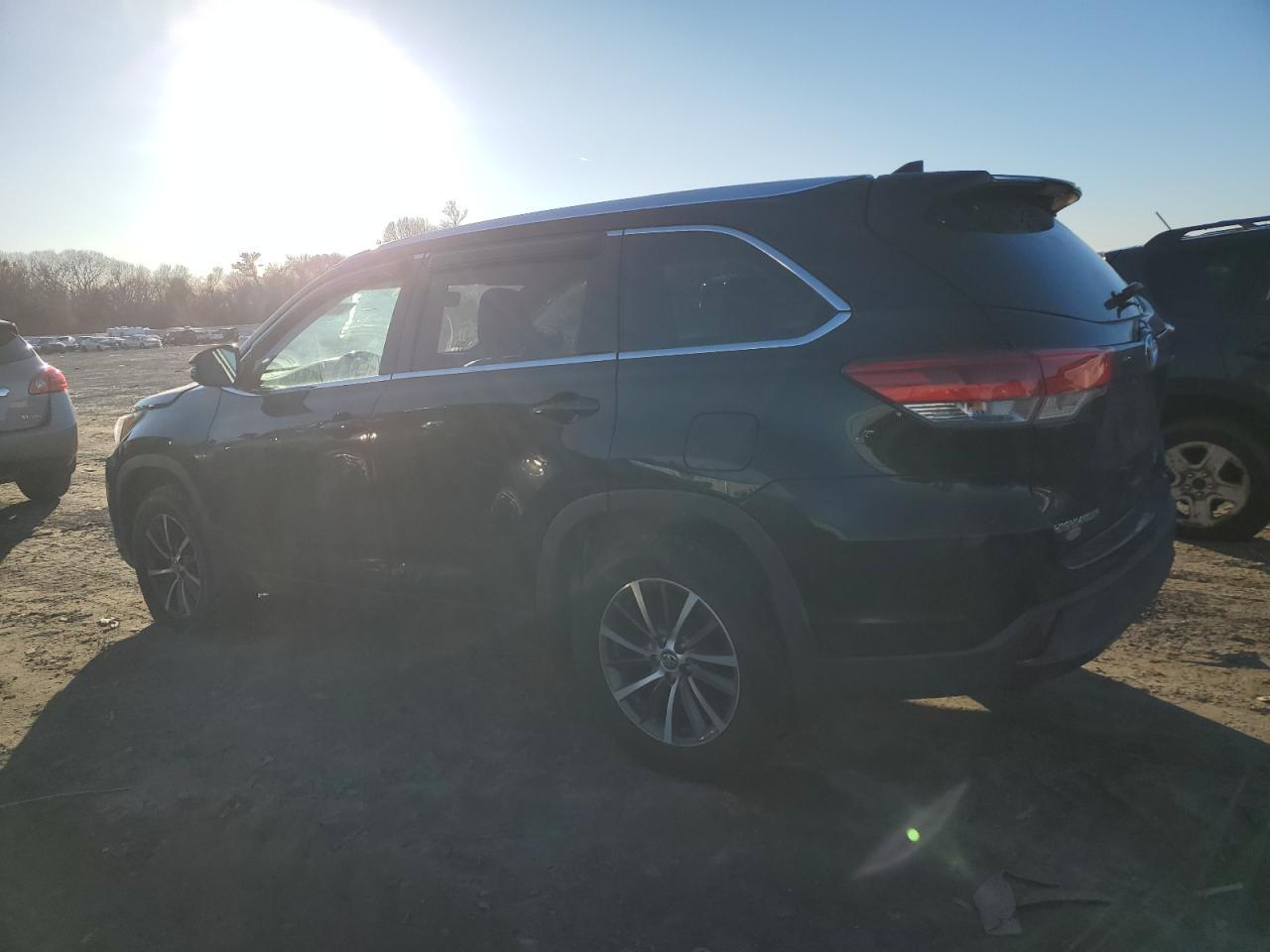 2018 TOYOTA HIGHLANDER - Фото 2