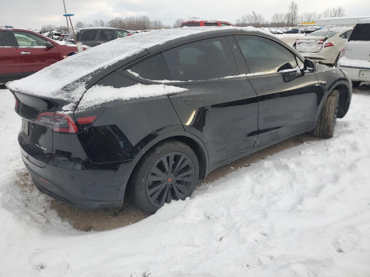 2023 TESLA MODEL Y - Фото 3