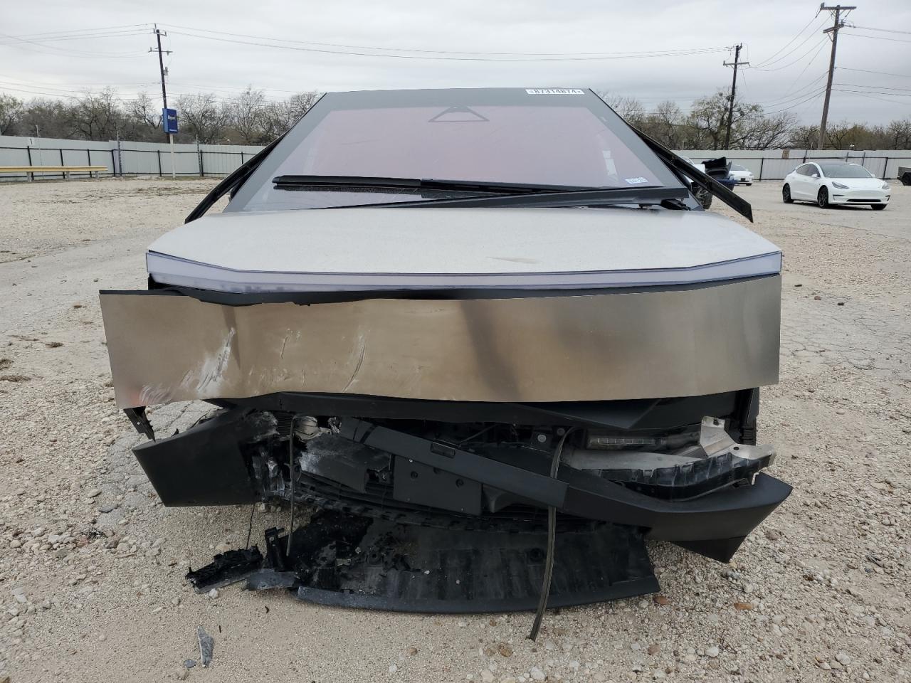 2024 TESLA CYBERTRUCK - Image 5