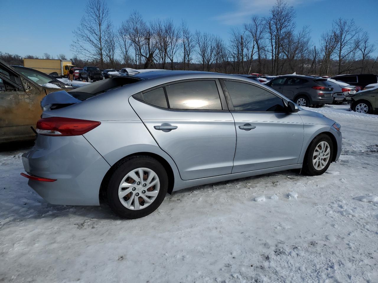 2017 HYUNDAI ELANTRA SE - Фото 3