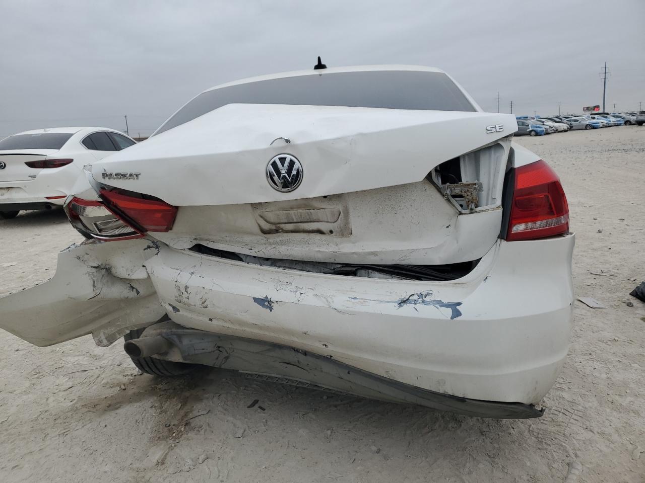 2013 VOLKSWAGEN PASSAT SE - Image 6