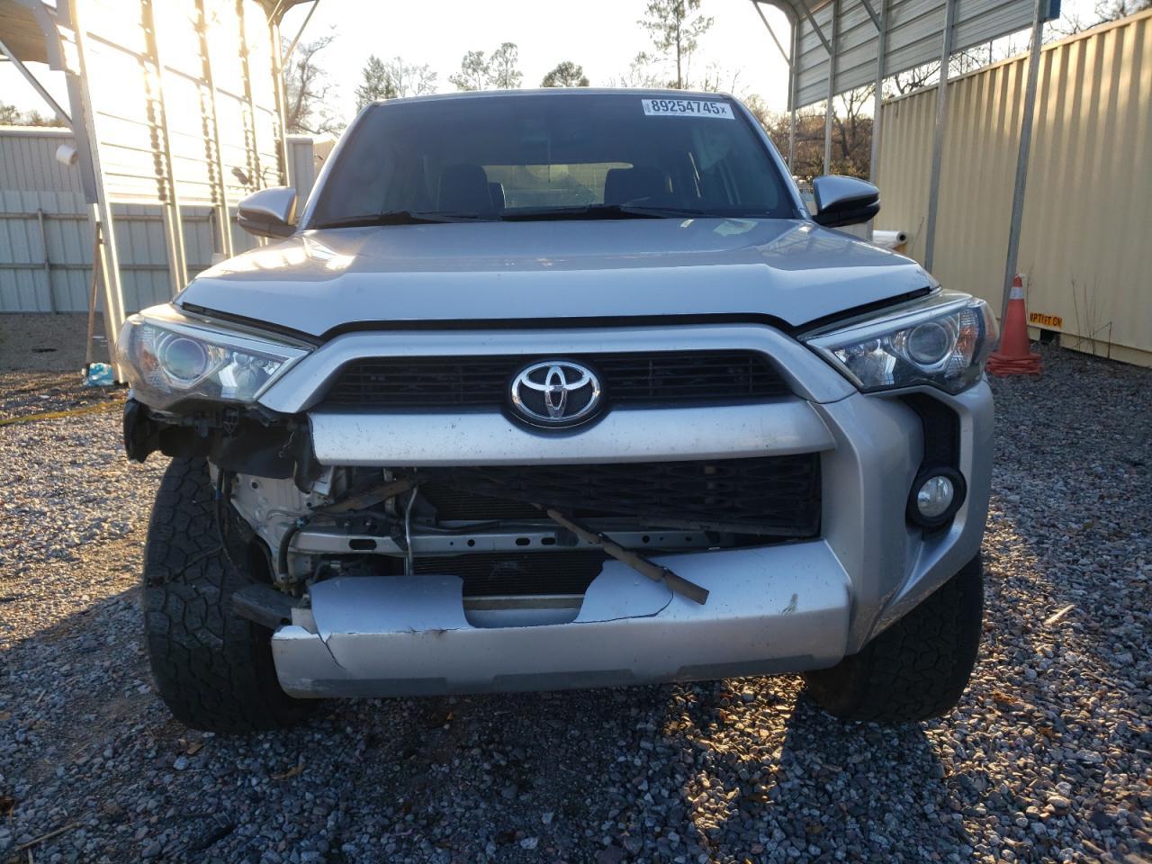 2017 TOYOTA 4RUNNER SR - Фото 5