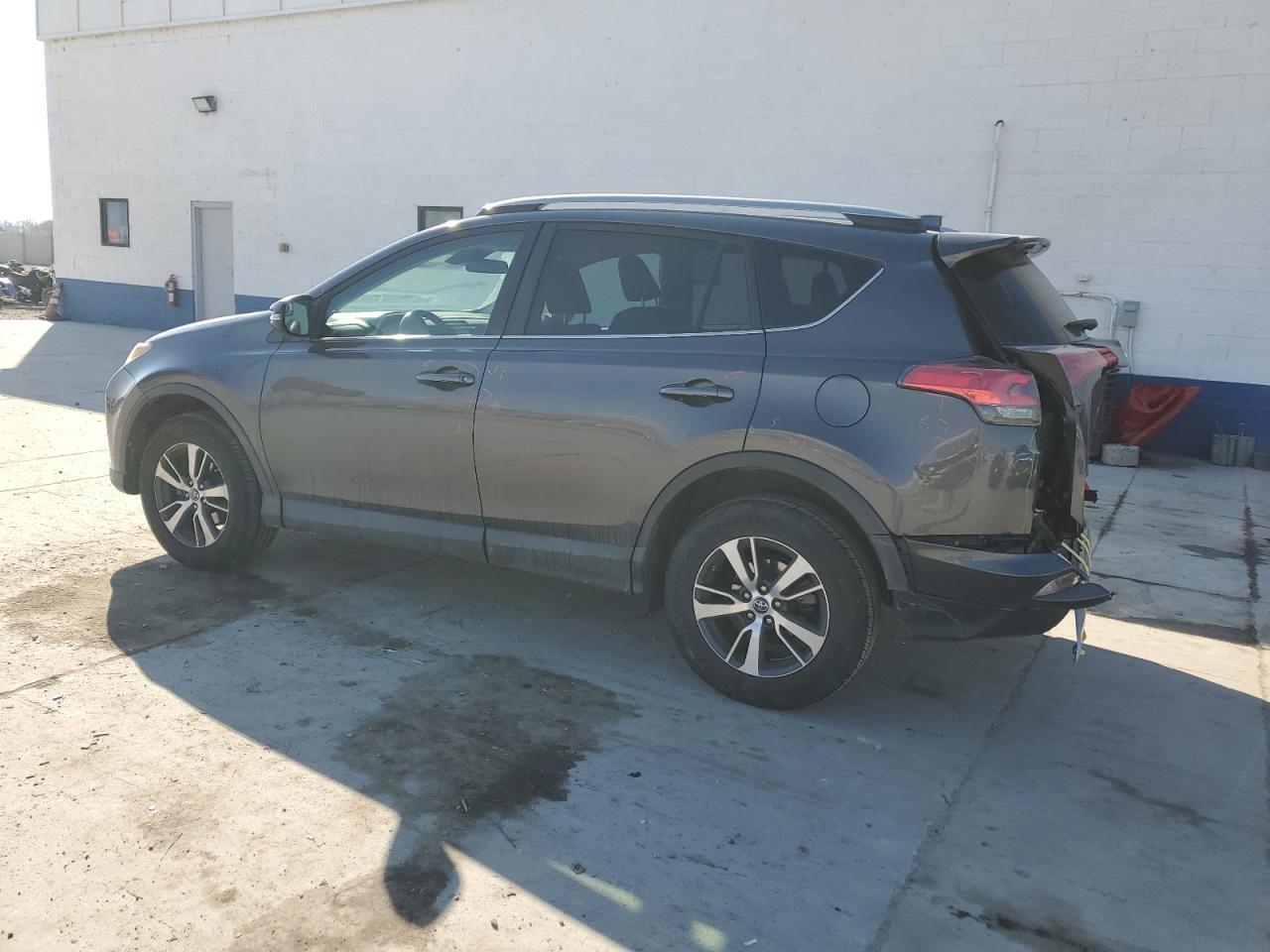 2017 TOYOTA RAV4 XLE - Фото 2