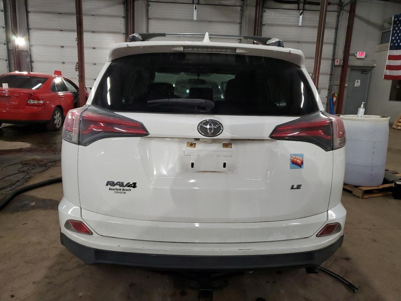 2016 TOYOTA RAV4 LE - Фото 6