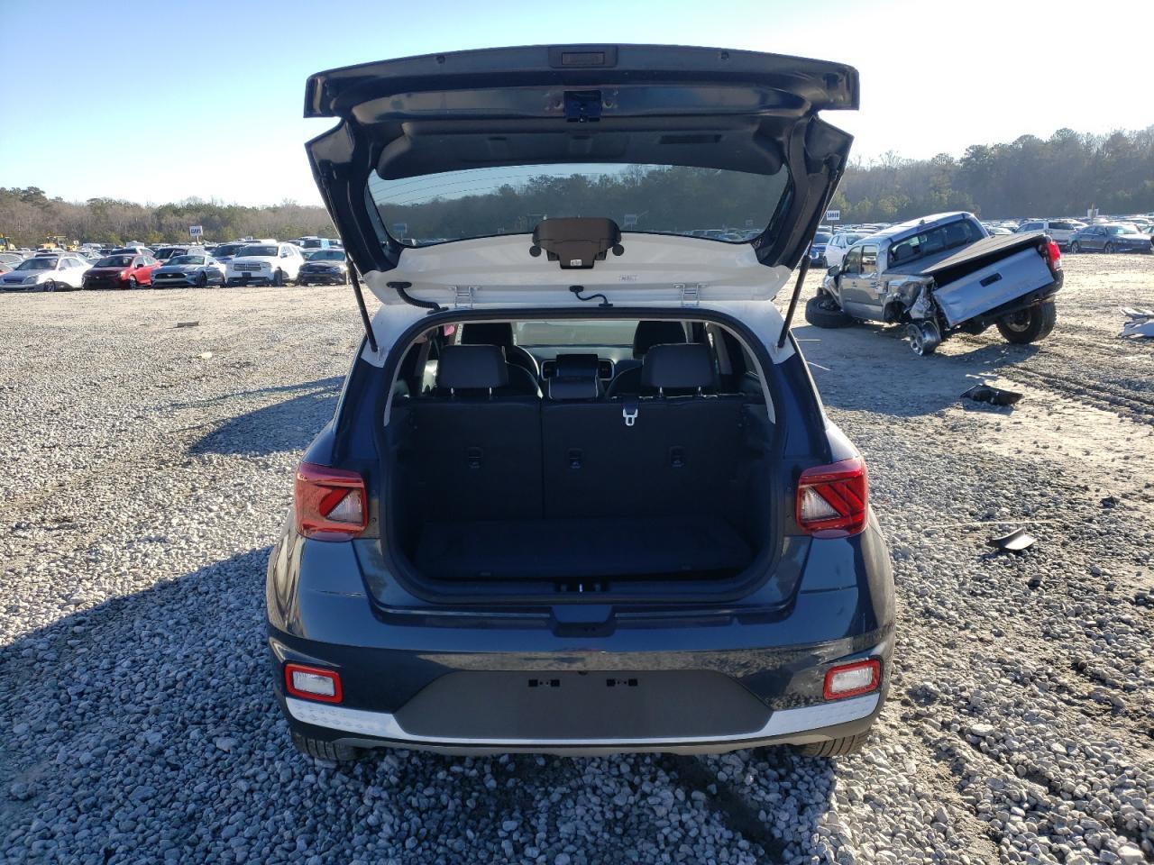 2023 HYUNDAI VENUE SEL - Фото 6