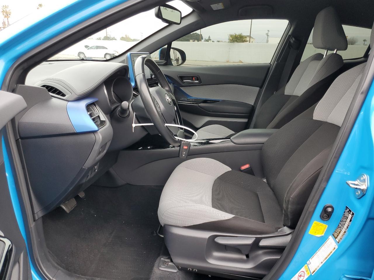 2019 TOYOTA C-HR XLE - Фото 7