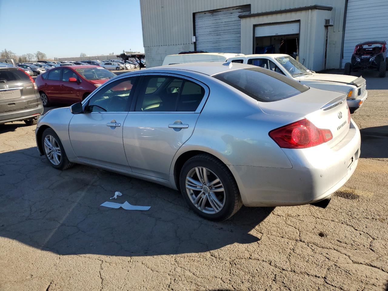 2012 INFINITI G37 - Image 2