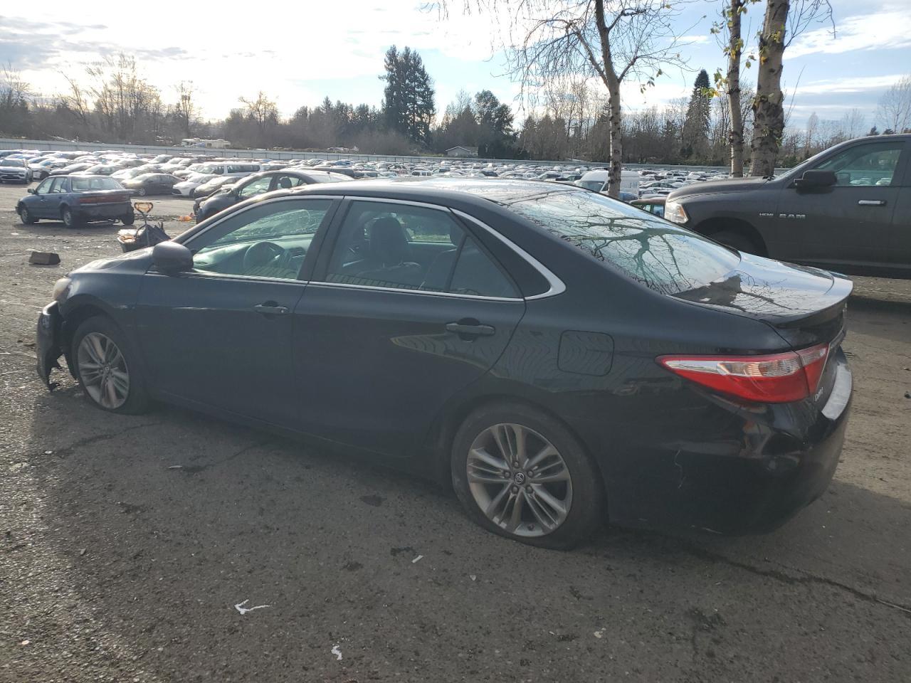 2017 TOYOTA CAMRY LE - Фото 2