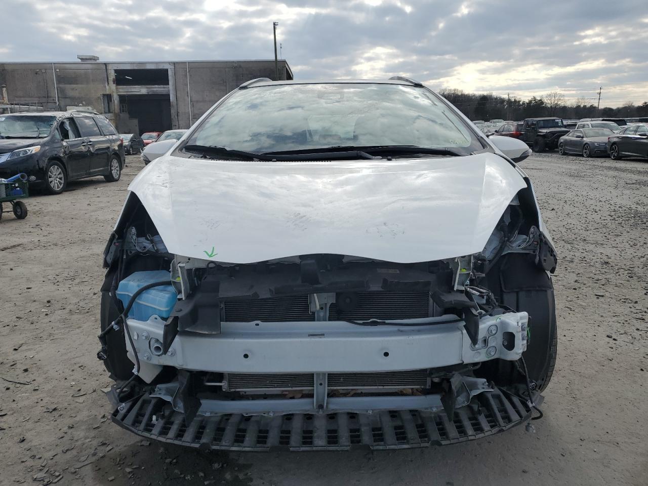2019 TOYOTA PRIUS C - Image 5