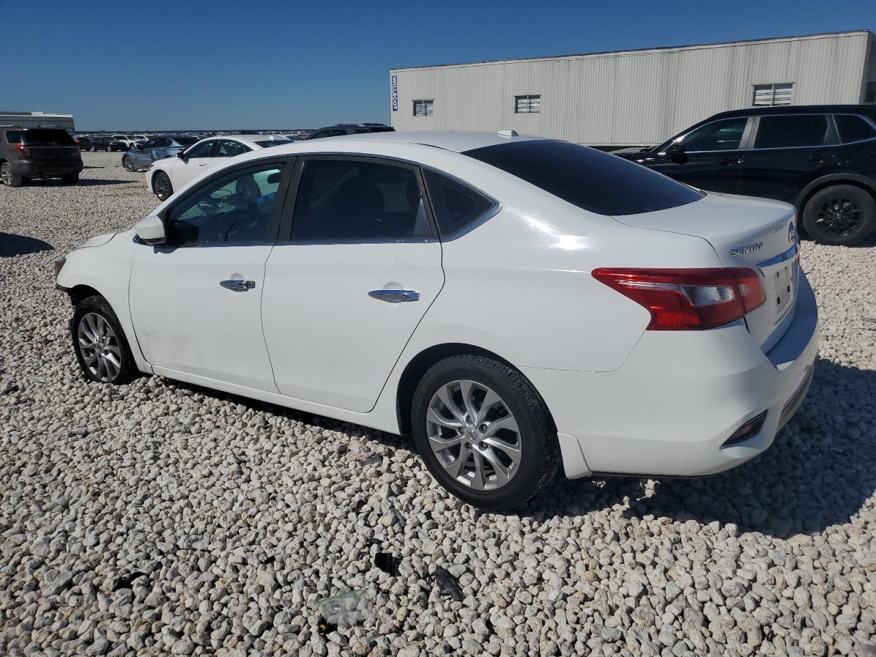 2018 NISSAN SENTRA S - Фото 2