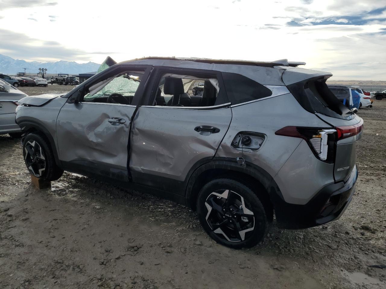 2024 KIA SELTOS EX - Image 2